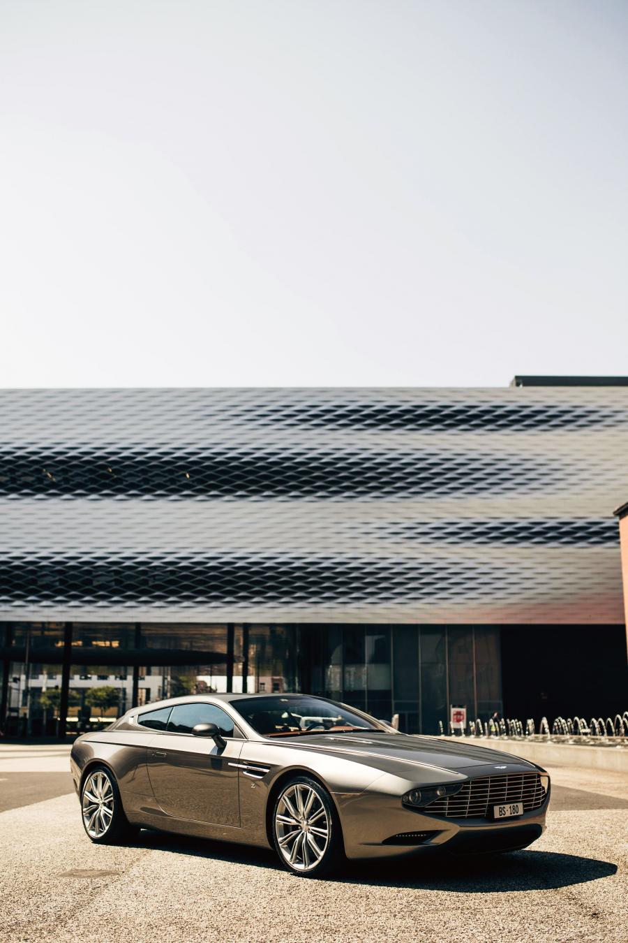  Aston Martin Virage Shooting Brake 2014 года  (фото 18 из 45)
